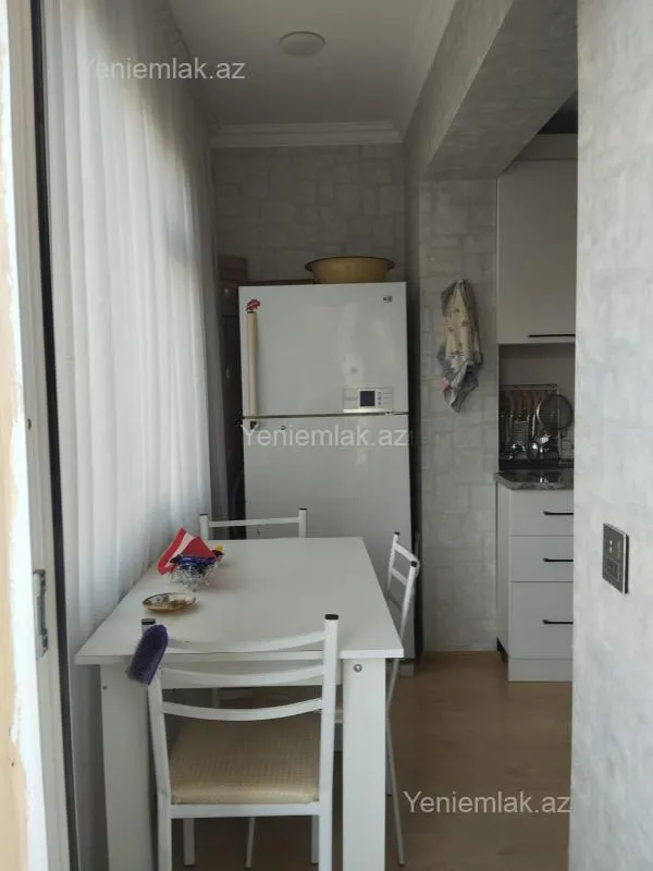 Satılır 2 otaqlı köhnə tikili 55 m²