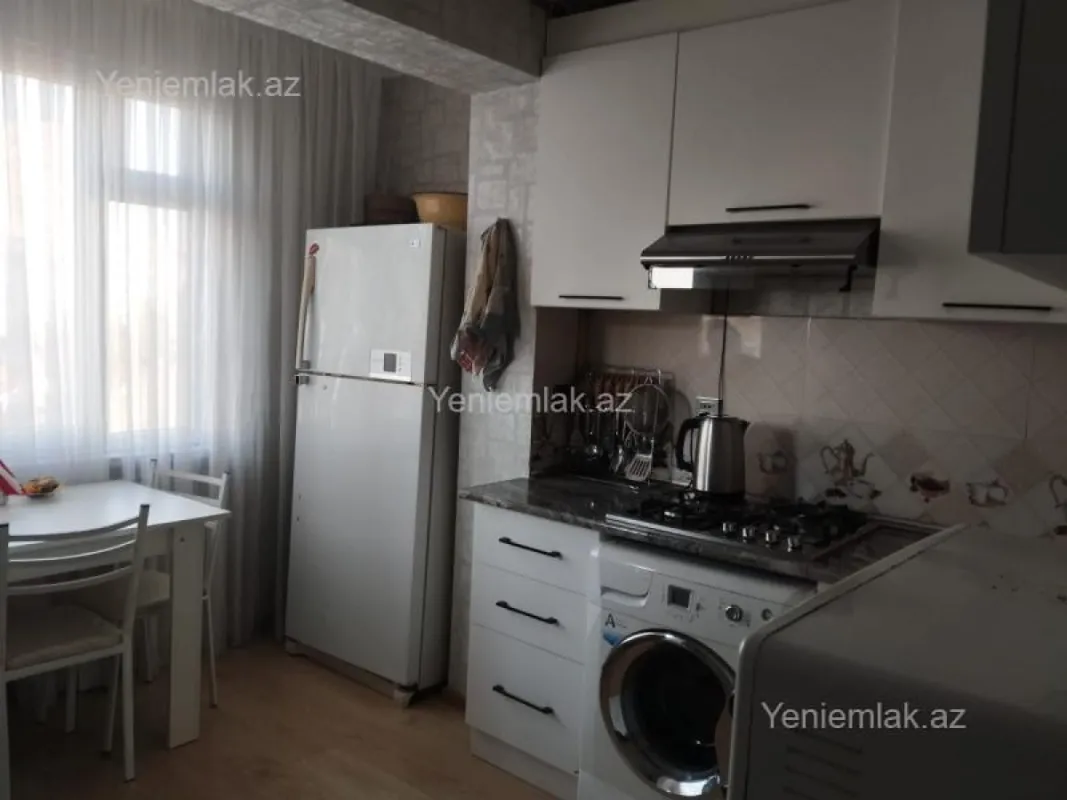Satılır 2 otaqlı köhnə tikili 55 m²