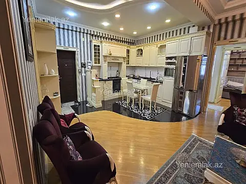 Satılır 4 otaqlı yeni tikili 135 m²