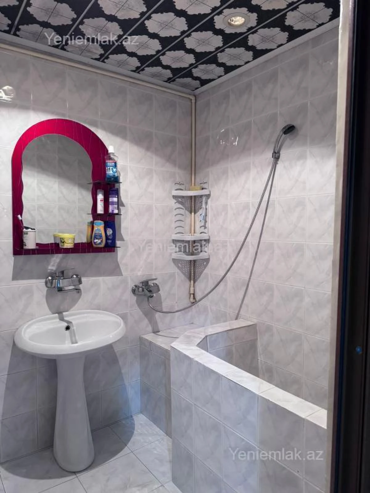 Satılır 3 otaqlı köhnə tikili 70 m²