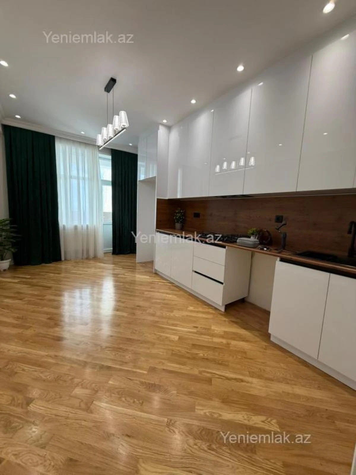 Satılır 3 otaqlı yeni tikili 115 m²