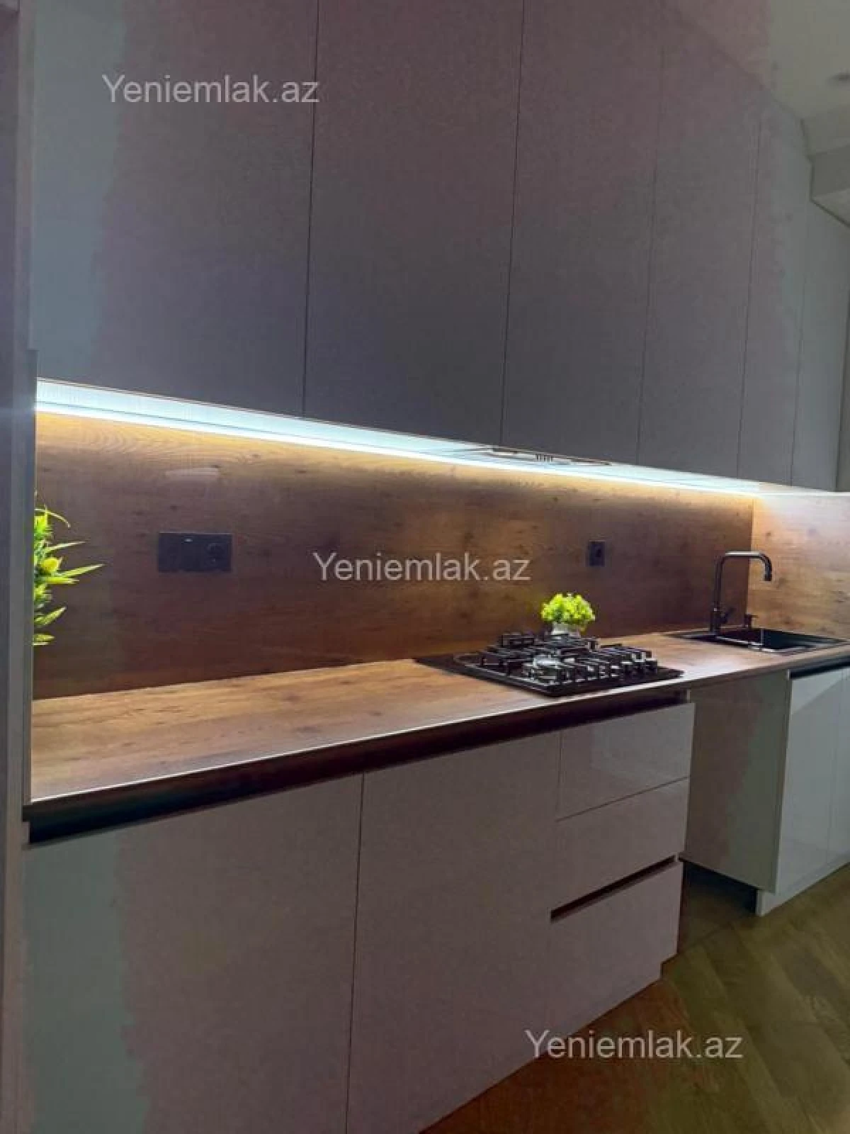 Satılır 3 otaqlı yeni tikili 115 m²