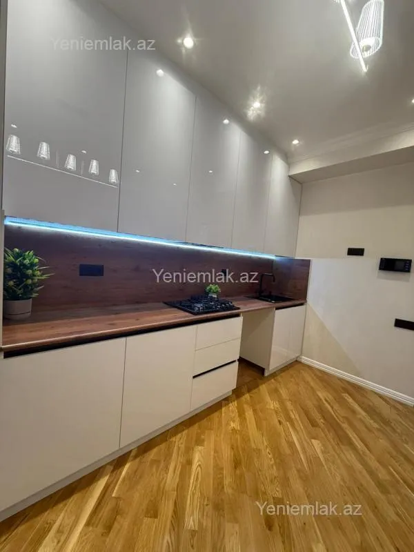 Satılır 3 otaqlı yeni tikili 115 m²