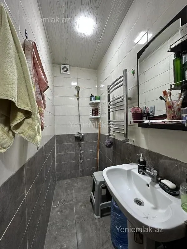 Satılır 2 otaqlı yeni tikili 60 m²