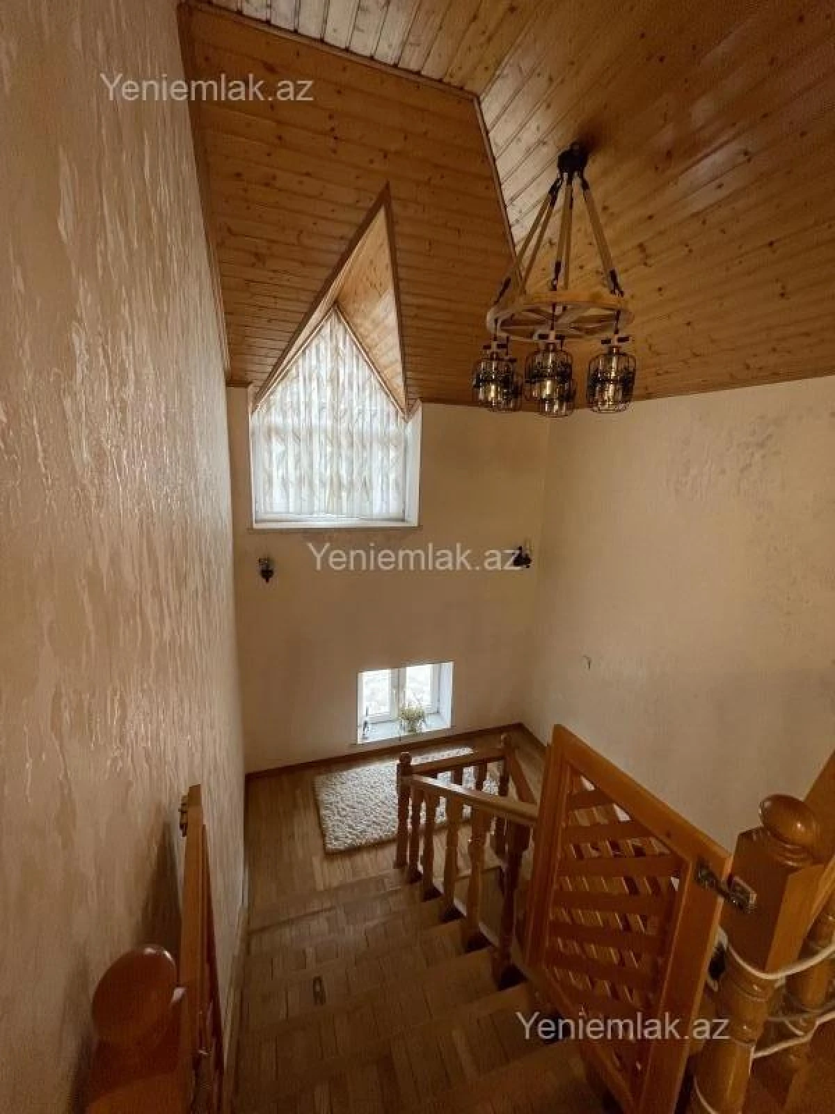 Satılır 5 otaqlı həyət evi 190 m²