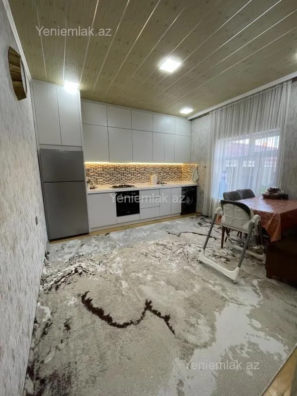 Satılır 5 otaqlı həyət evi 190 m²