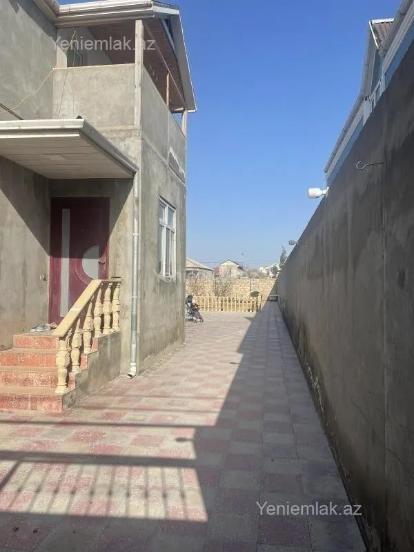 Satılır 5 otaqlı həyət evi 190 m²