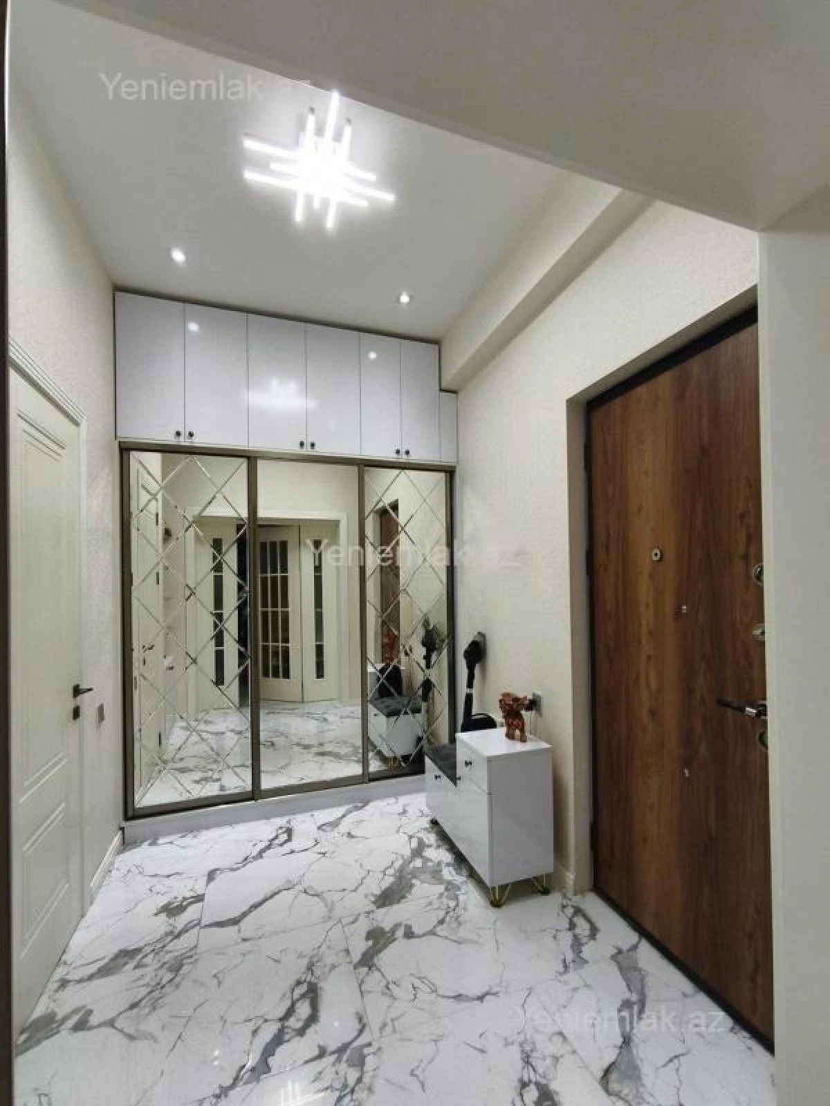 Satılır 3 otaqlı yeni tikili 100 m²