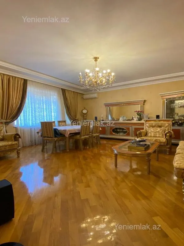 Satılır 3 otaqlı yeni tikili 130 m²
