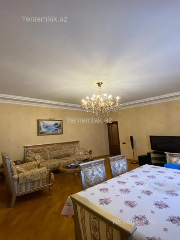 Satılır 3 otaqlı yeni tikili 130 m²