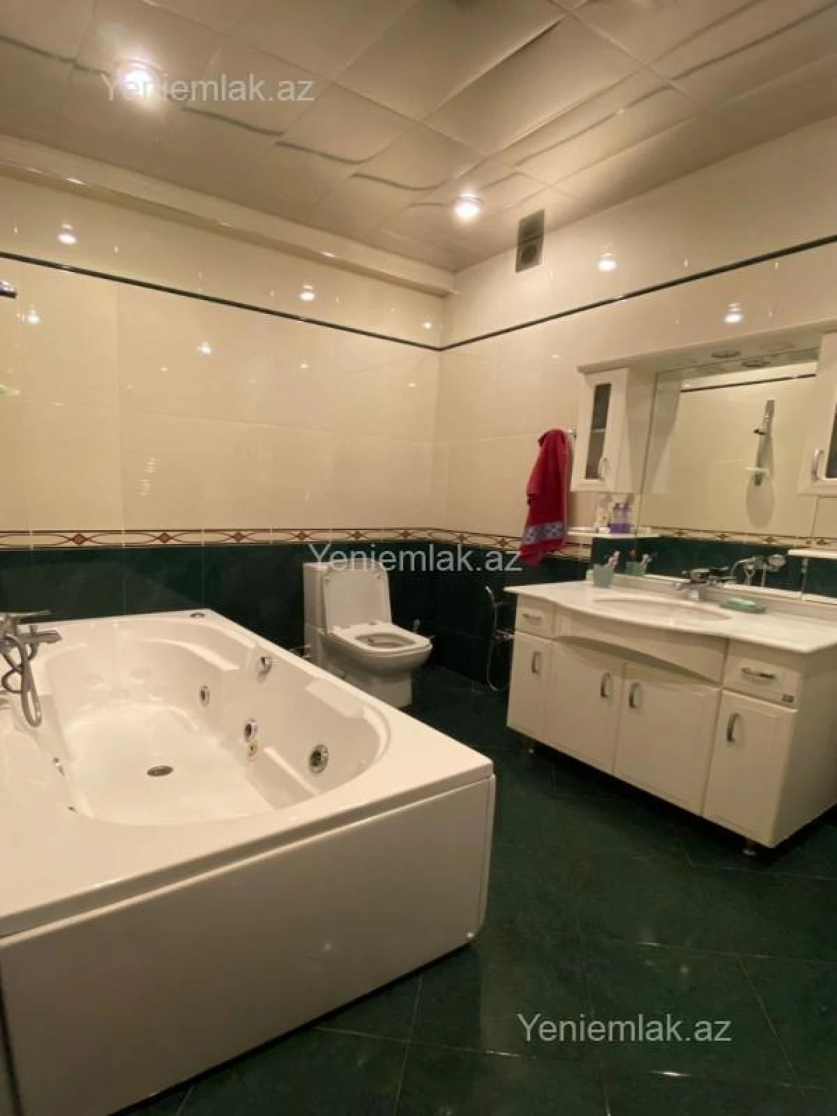 Satılır 3 otaqlı yeni tikili 130 m²