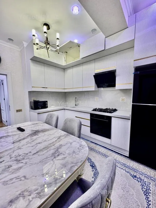 Satılır 3 otaqlı yeni tikili 87 m²