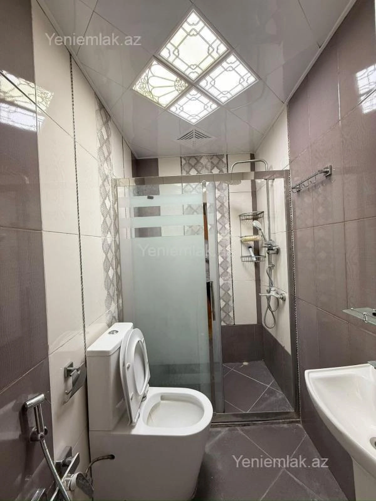 Satılır 3 otaqlı yeni tikili 120 m²