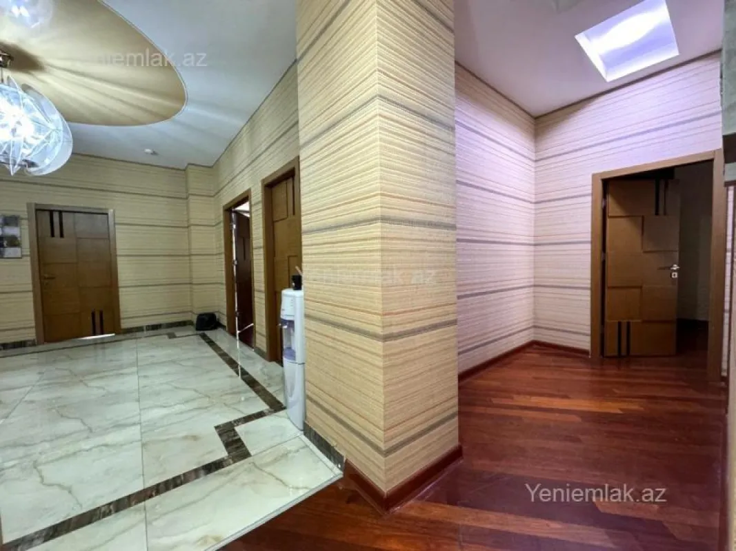 Satılır 4 otaqlı yeni tikili 200 m²