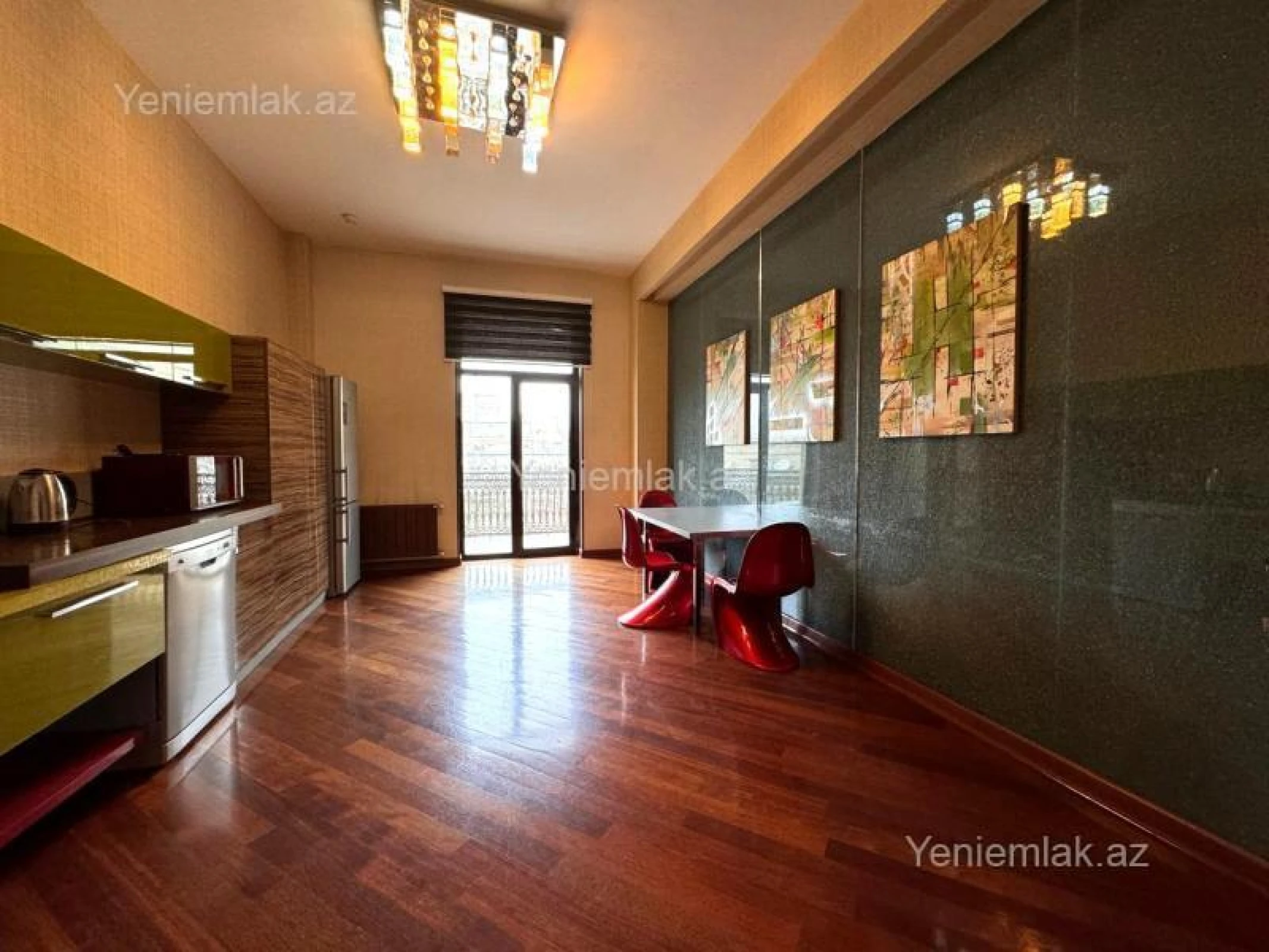 Satılır 4 otaqlı yeni tikili 200 m²