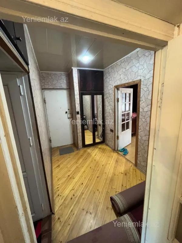 Satılır 5 otaqlı köhnə tikili 110 m²
