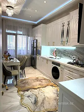 Satılır 3 otaqlı yeni tikili 130 m²