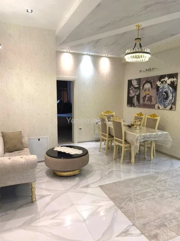 Satılır 3 otaqlı yeni tikili 130 m²