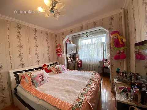 Satılır 3 otaqlı köhnə tikili 90 m²