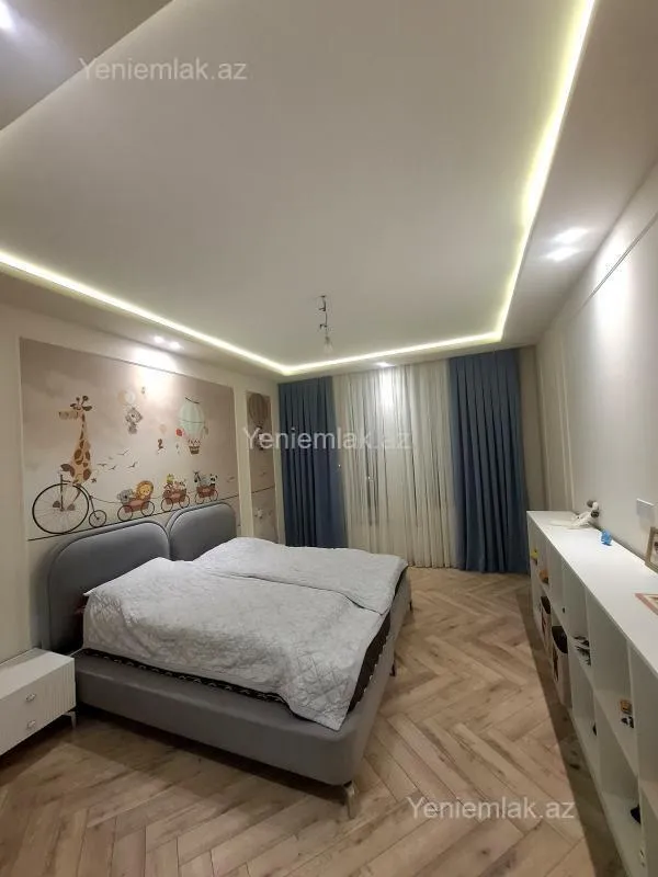 Satılır 3 otaqlı yeni tikili 140 m²