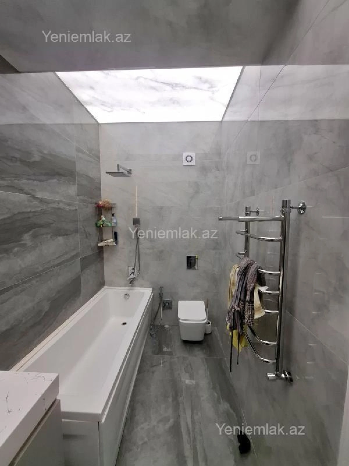 Satılır 3 otaqlı yeni tikili 140 m²