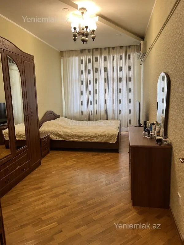 Satılır 2 otaqlı yeni tikili 70 m²