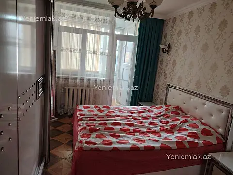 Satılır 4 otaqlı köhnə tikili 80 m²