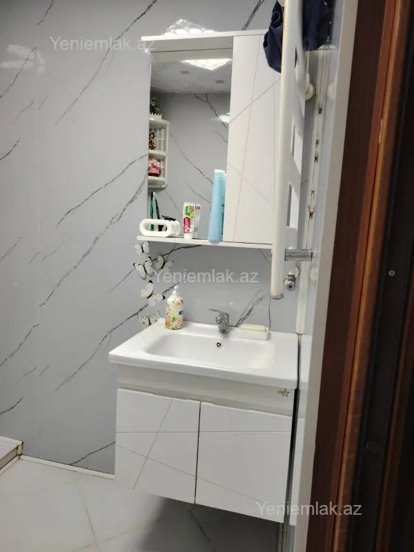 Satılır 4 otaqlı köhnə tikili 80 m²