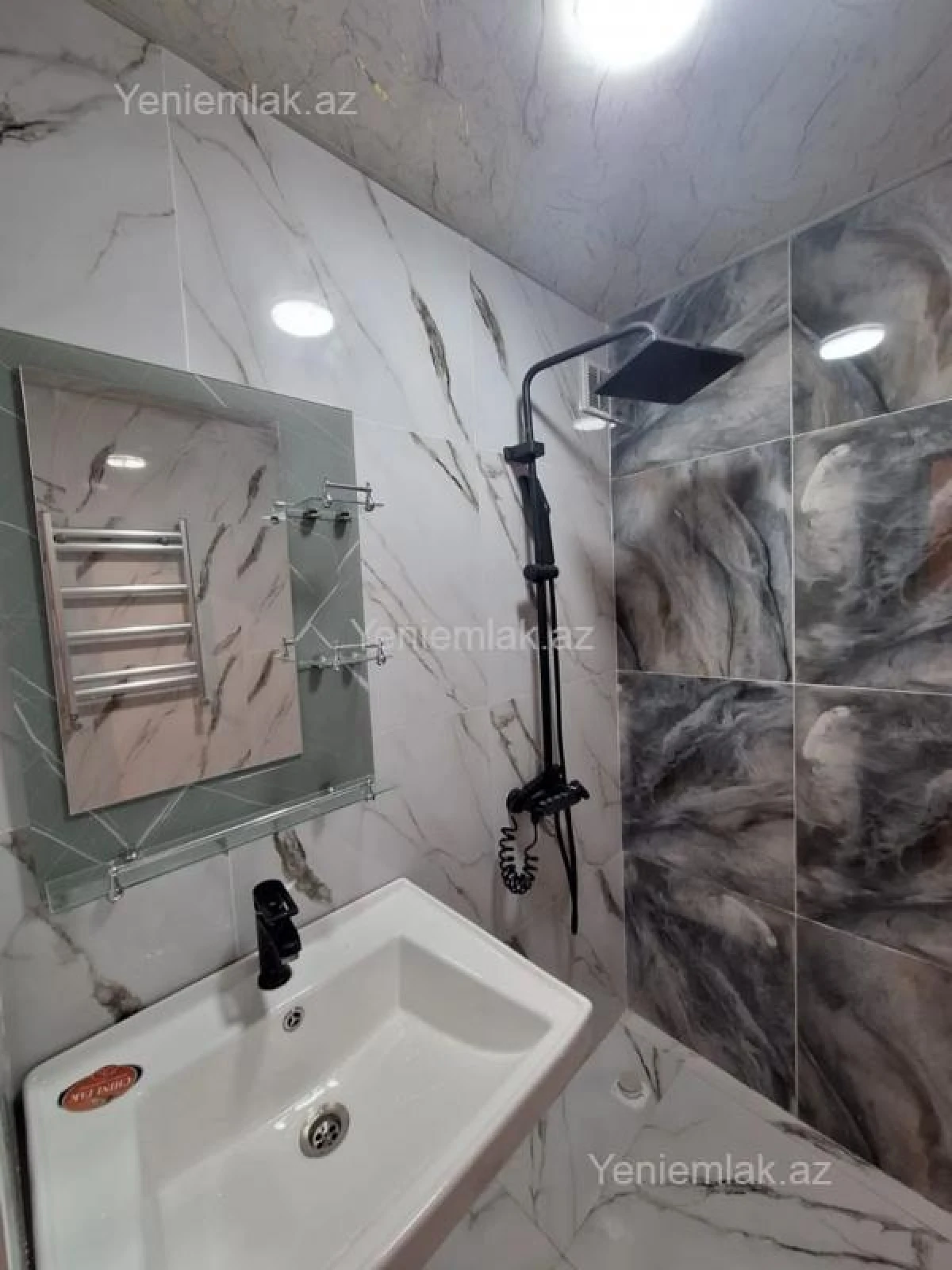 Satılır 3 otaqlı köhnə tikili 72 m²