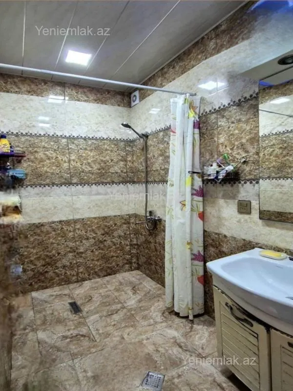 Satılır 3 otaqlı köhnə tikili 85 m²