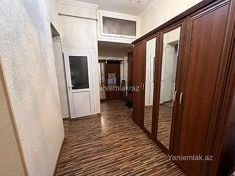 Satılır 3 otaqlı köhnə tikili 100 m²