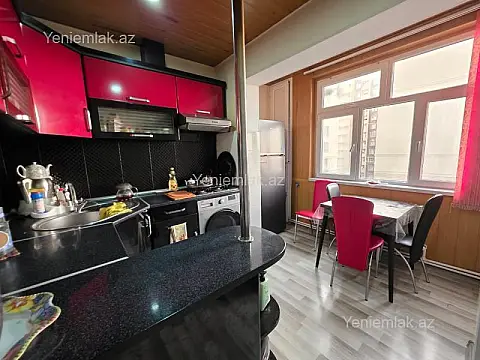 Satılır 3 otaqlı köhnə tikili 80 m²
