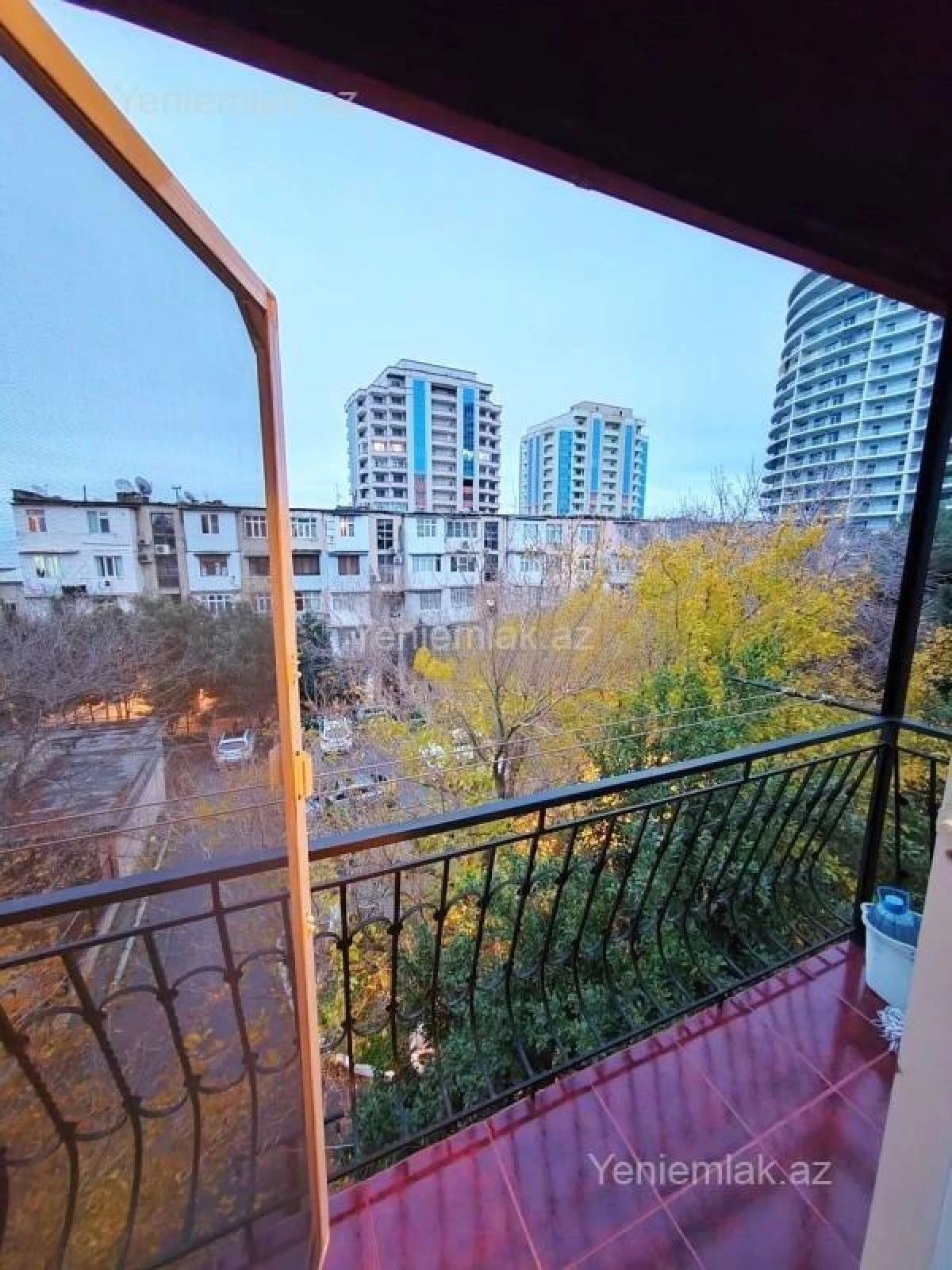 Satılır 2 otaqlı yeni tikili 65 m²