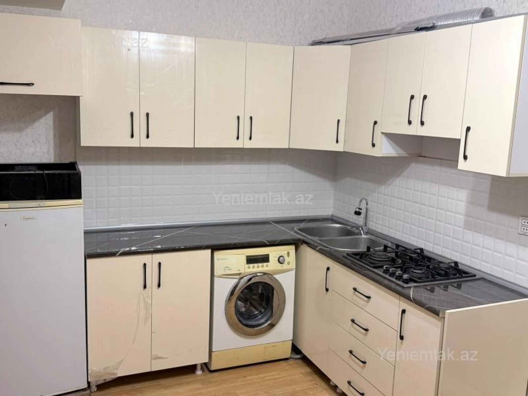 Satılır 2 otaqlı yeni tikili 69 m²