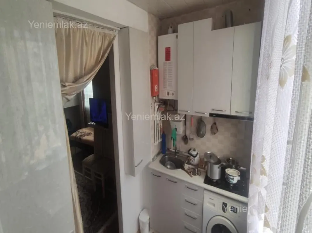 Satılır 4 otaqlı köhnə tikili 50 m²