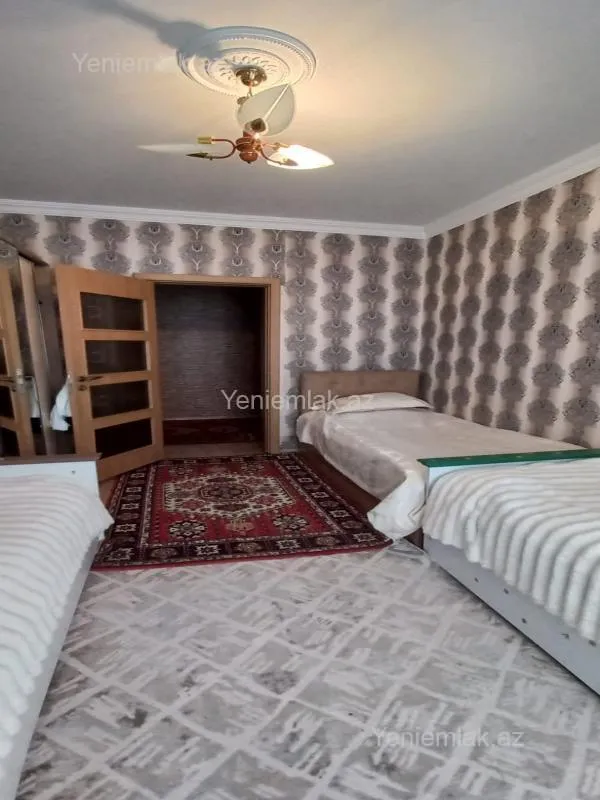 Satılır 3 otaqlı köhnə tikili 90 m²