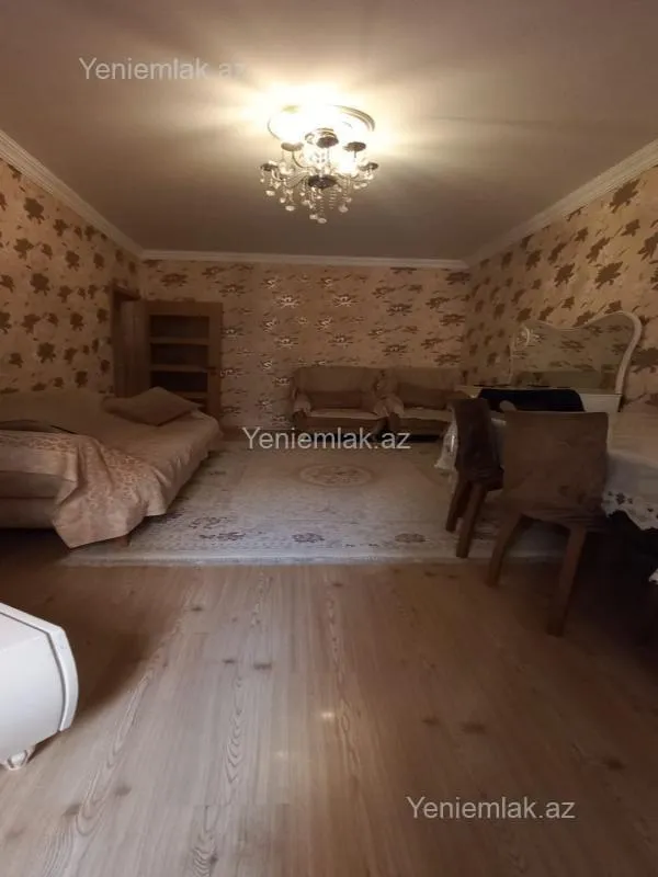Satılır 3 otaqlı köhnə tikili 90 m²
