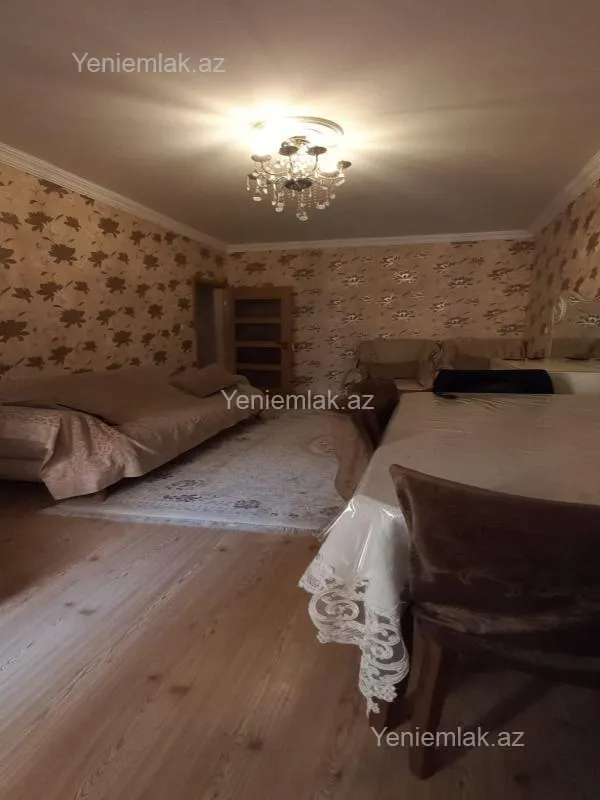Satılır 3 otaqlı köhnə tikili 90 m²