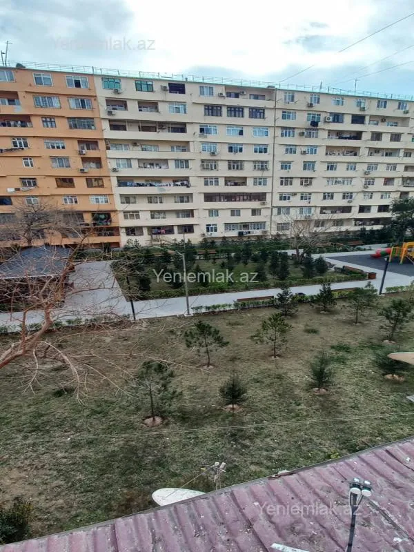 Satılır 3 otaqlı köhnə tikili 90 m²