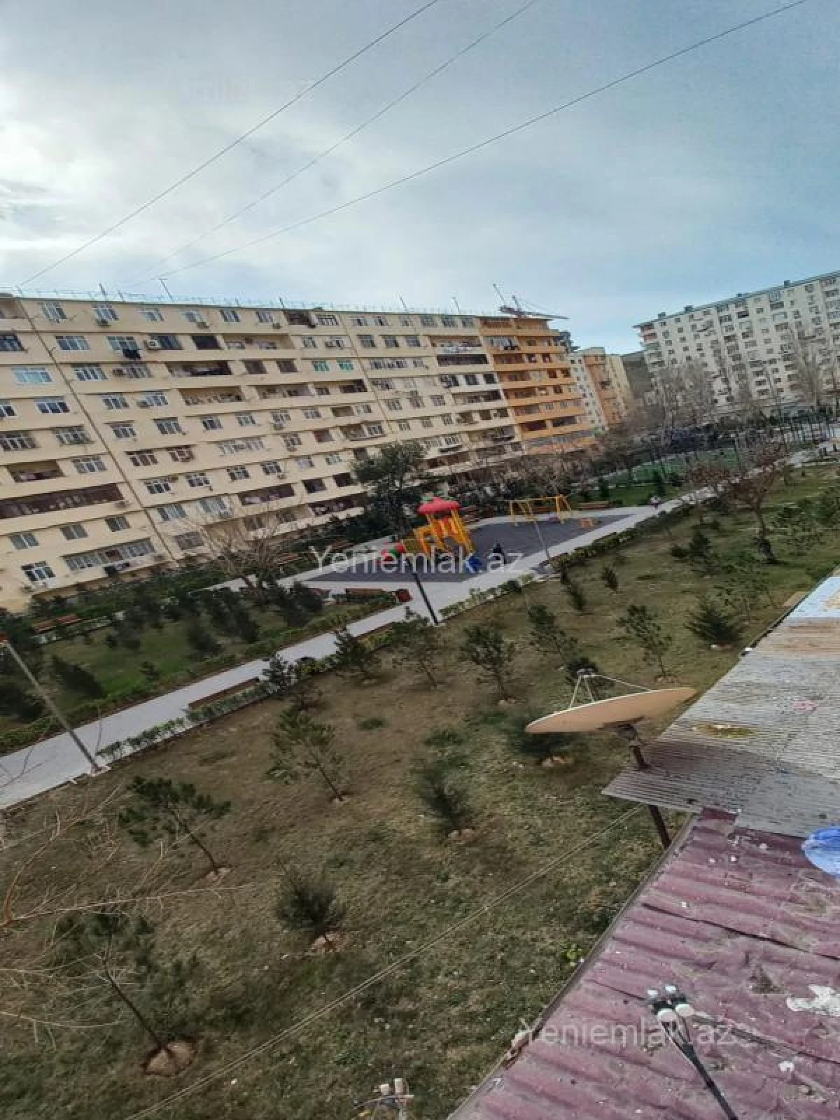 Satılır 3 otaqlı köhnə tikili 90 m²