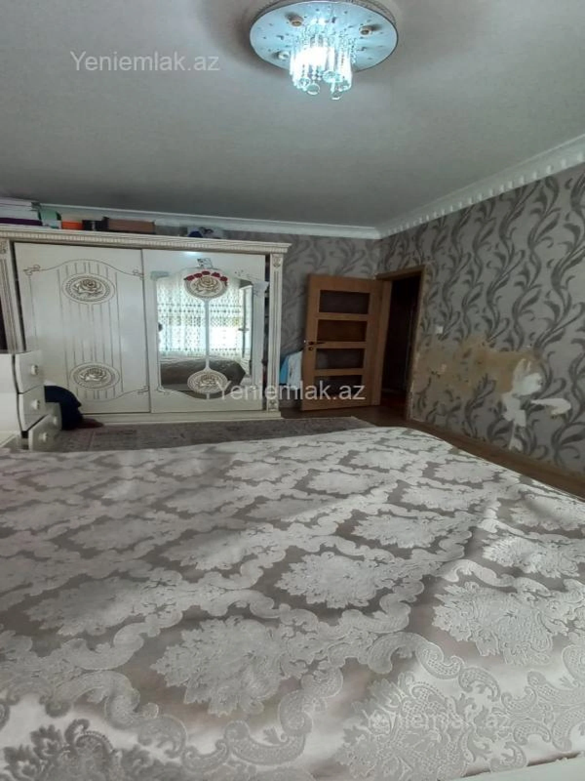 Satılır 3 otaqlı köhnə tikili 90 m²