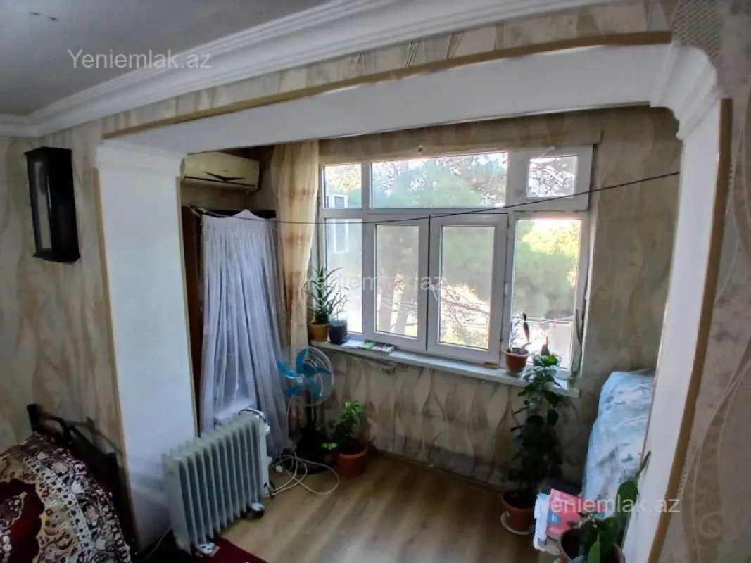 Satılır 1 otaqlı köhnə tikili 20 m²