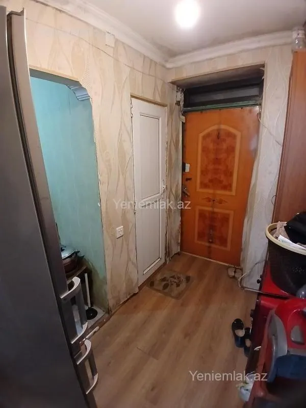 Satılır 1 otaqlı köhnə tikili 20 m²