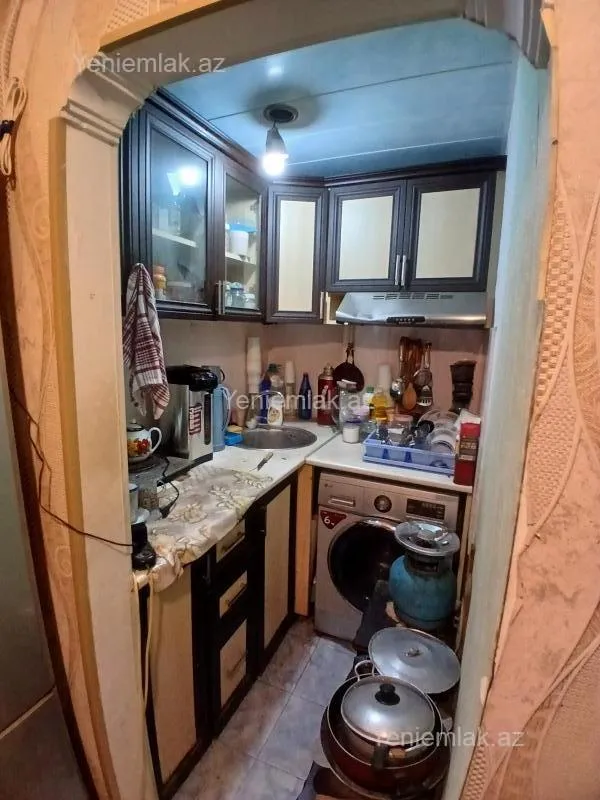 Satılır 1 otaqlı köhnə tikili 20 m²