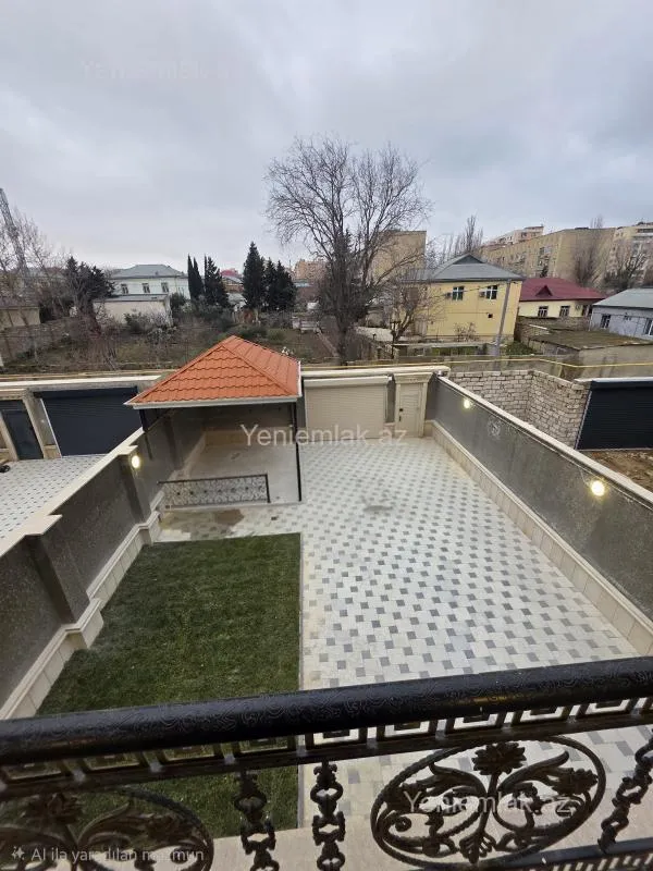 Satılır 6 otaqlı həyət evi 330 m²