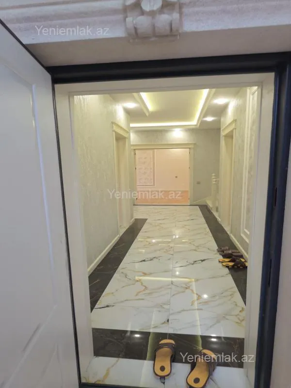 Satılır 6 otaqlı həyət evi 330 m²