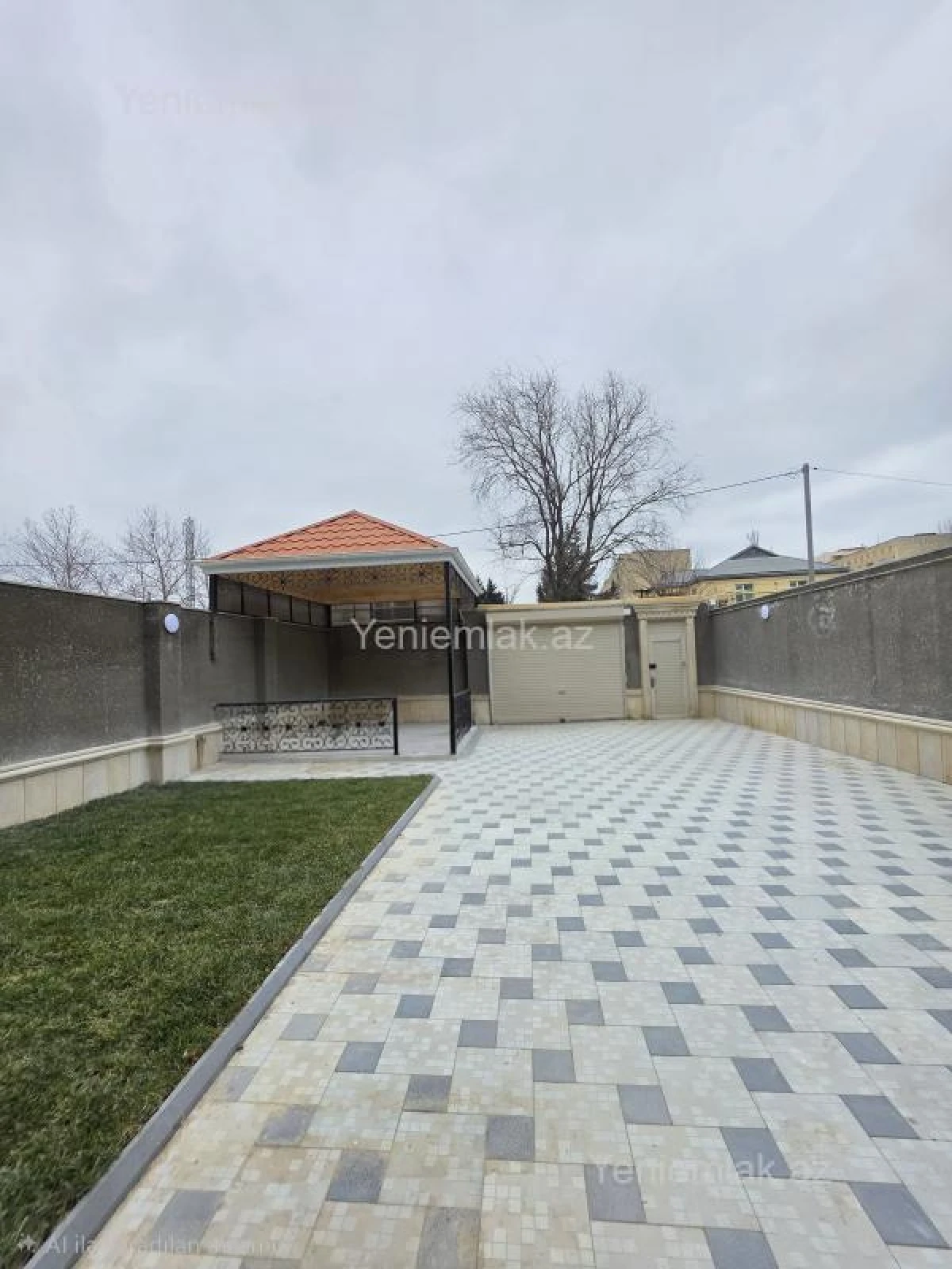 Satılır 6 otaqlı həyət evi 330 m²