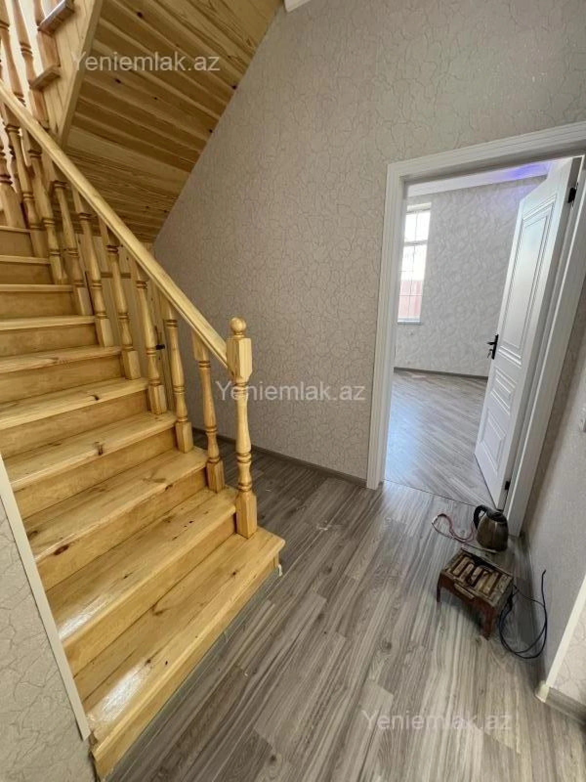 Satılır 6 otaqlı həyət evi 200 m²