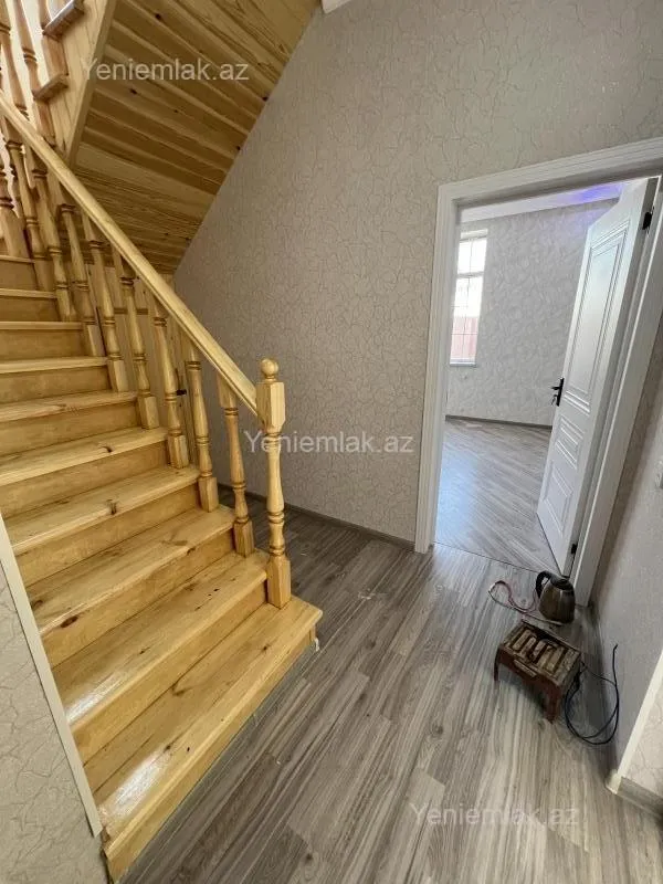 Satılır 6 otaqlı həyət evi 200 m²