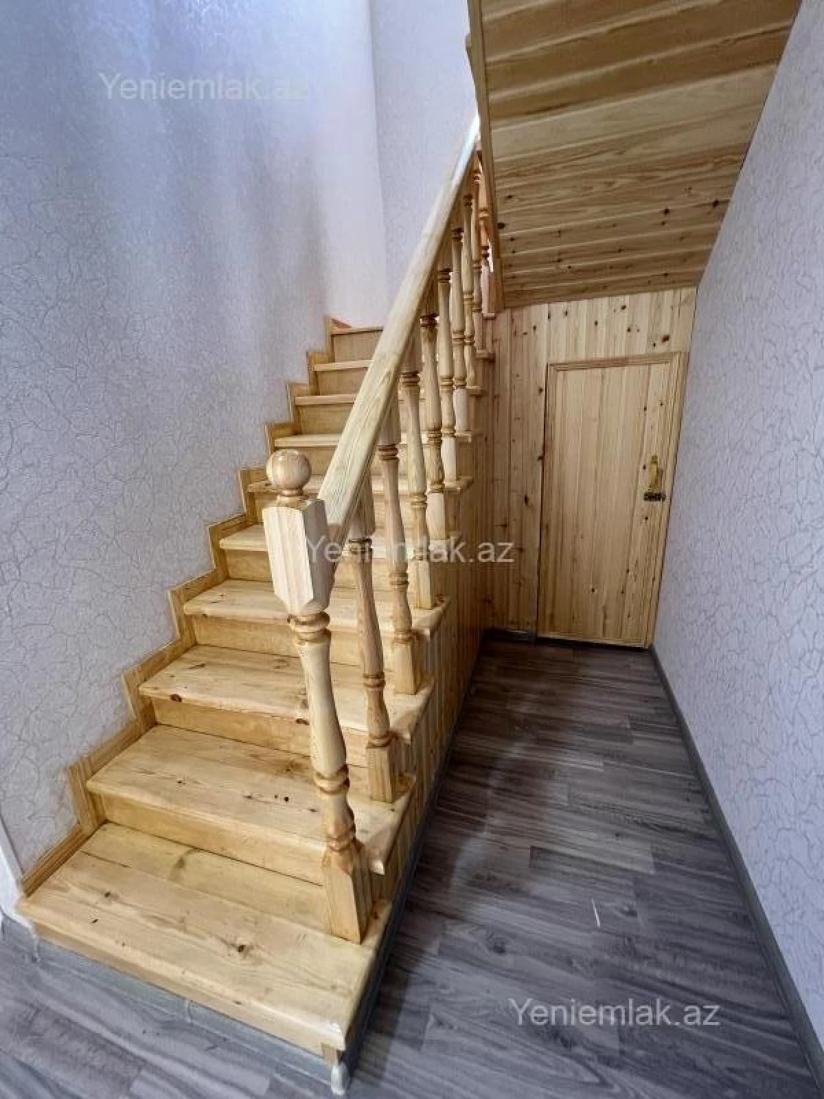 Satılır 6 otaqlı həyət evi 200 m²